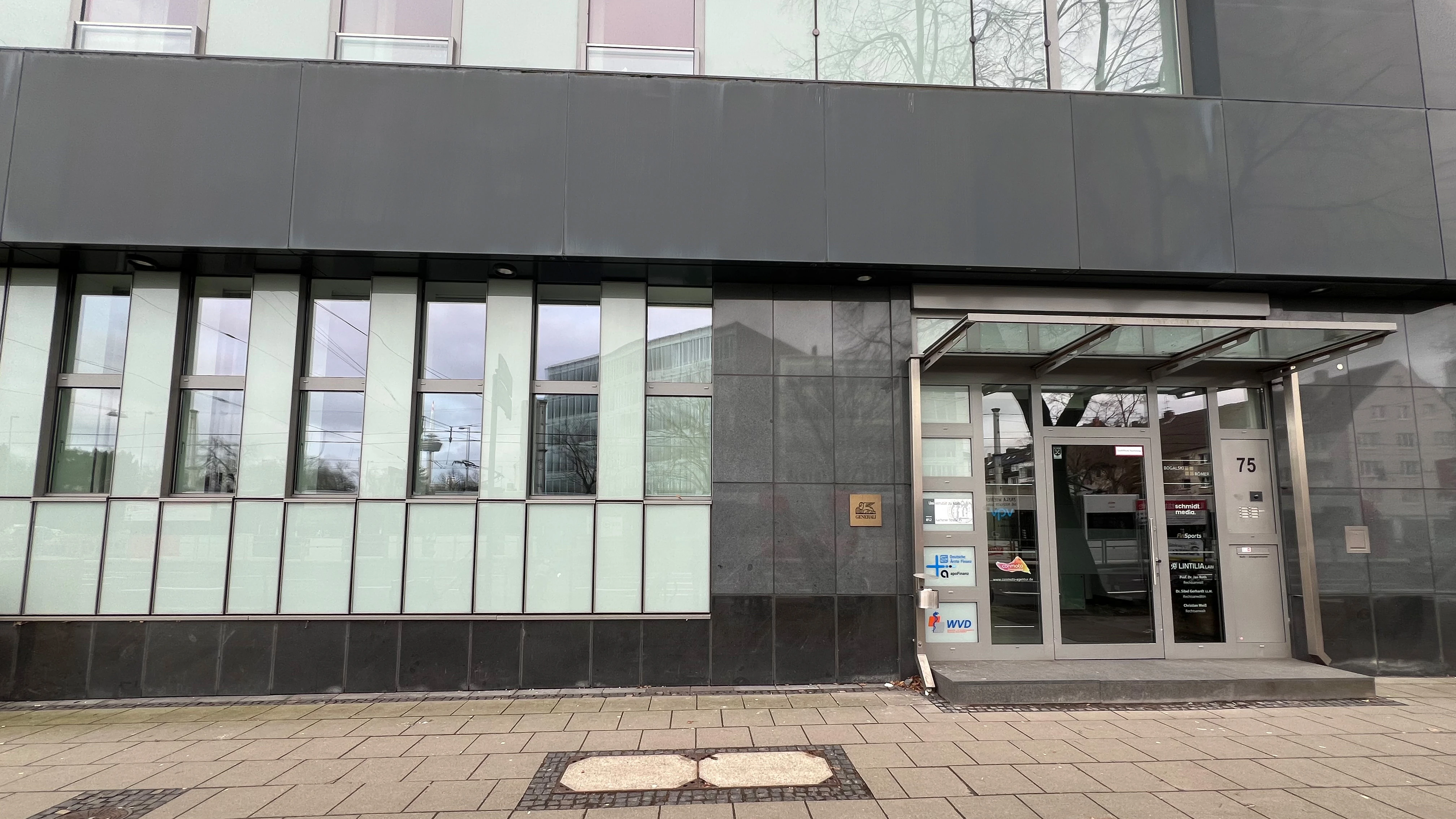 LD West Eingang Außen